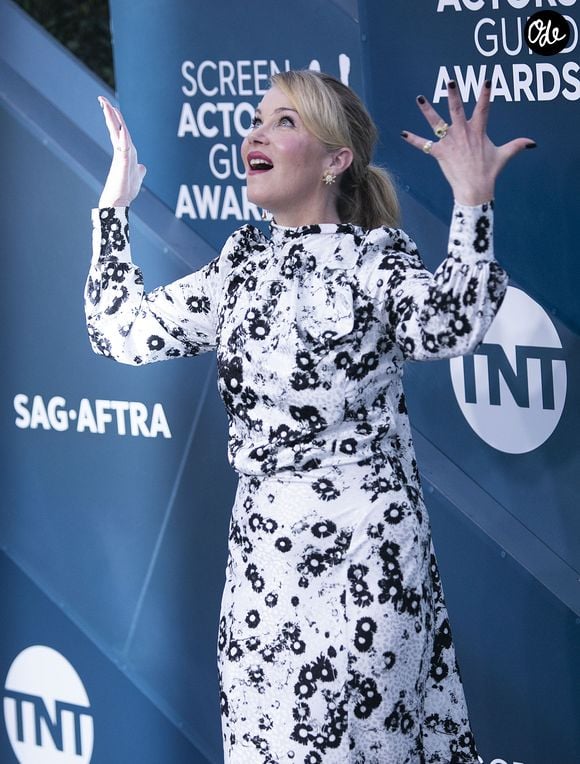Christina Applegate - Photocall - 26ème cérémonie annuelle des "Screen Actors Guild Awards" ("SAG Awards") au "Shrine Auditorium" à Los Angeles, le 19 janvier 2020. © Prensa Internacional via ZUMA Wire / Bestimage