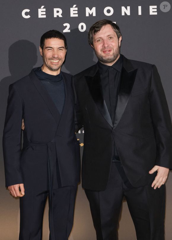 Tahar Rahim et Karim Leklou (César du meilleur acteur) au photocall du dîner de la 50ème édition de la cérémonie des César au Fouquet's à Paris, France, le 28 février 2025. © Coadic Guirec/Bestimage