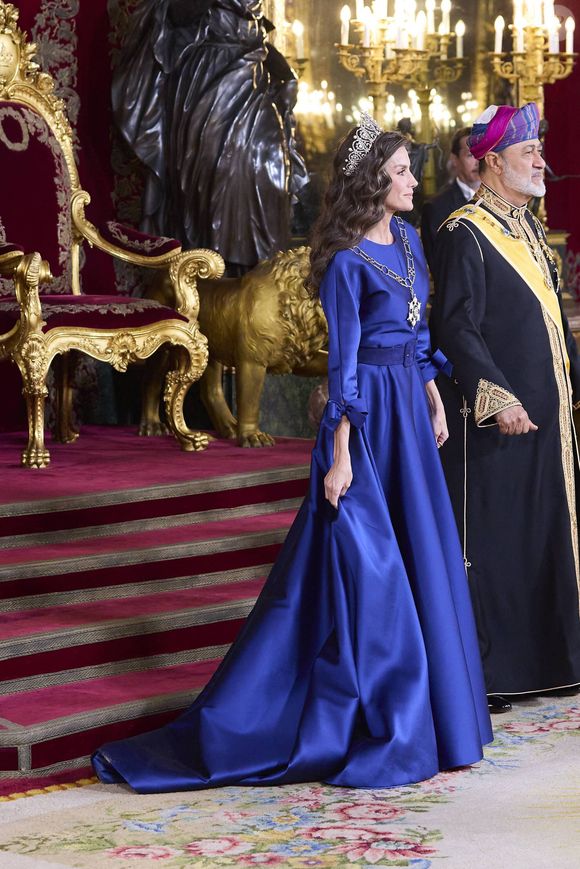 Le roi Felipe VI d'Espagne et la reine Letizia lors de la cérémonie d'accueil du sultan d'Oman Haïtham ben Tariq à Madrid le 4 novembre 2025. Photo par Cordon / Bestimage