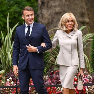 Le Premier ministre britannique Keir Starmer et sa femme Victoria Starmer accueillent le président français Emmanuel Macron et sa femme Brigitte Macron au 10 Downing Street à Londres, RRoyaume Uni, le 9 juillet 2025. © Backgrid/Bestimage