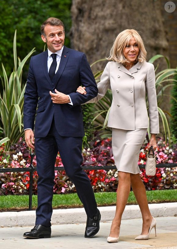 Le Premier ministre britannique Keir Starmer et sa femme Victoria Starmer accueillent le président français Emmanuel Macron et sa femme Brigitte Macron au 10 Downing Street à Londres, RRoyaume Uni, le 9 juillet 2025. © Backgrid/Bestimage