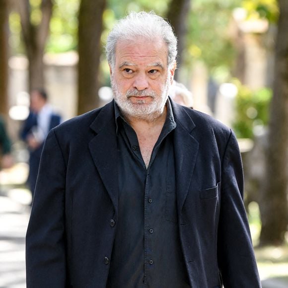 Raphaël Mezrahi aux arrivées des obsèques de Catherine Ringer, la chanteuse des Rita Mitsouko, au cimetière de Montmartre, dans le 18ème arrondissement de Paris, France, le 19 septembre 2026. © Bestimage | 00770597