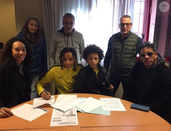 JoeyStarr et son ex-compagne Leïla Dixmier assistent à la signature de leur fils Matisse Morville à l'AJ Auxerre. Février 2019.