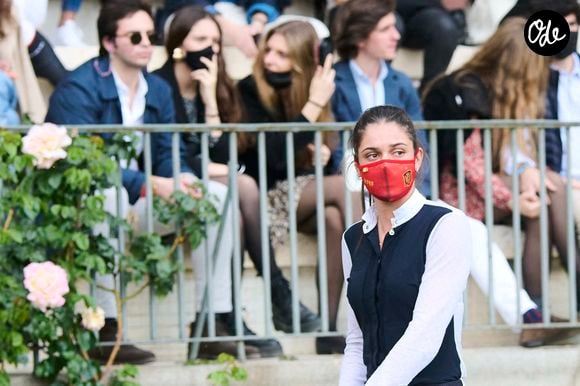 Elle était passagère d'un véhicule entré en collision avec une moto

Sira Martinez - Marta Ortega assiste en famille, avec son mari Carlos Torretta et sa fille d'un an Matilda, au "Longines Champions Tour" à Madrid, le 23 mai 2021. Photo : Zuma Press/Bestimage