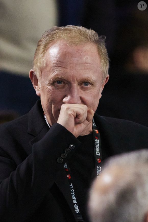 Réputé pour son écoute et son ouverture, il n’en reste pas moins exigeant et déterminé quand il s’agit de performance. 

François-Henri Pinault - Célébrités dans les tribunes de la demi-finale de la Coupe de France de football entre le PSG contre Rennes (1-0) au Parc des Princes à Paris le 3 avril 2024. © Cyril Moreau/Bestimage