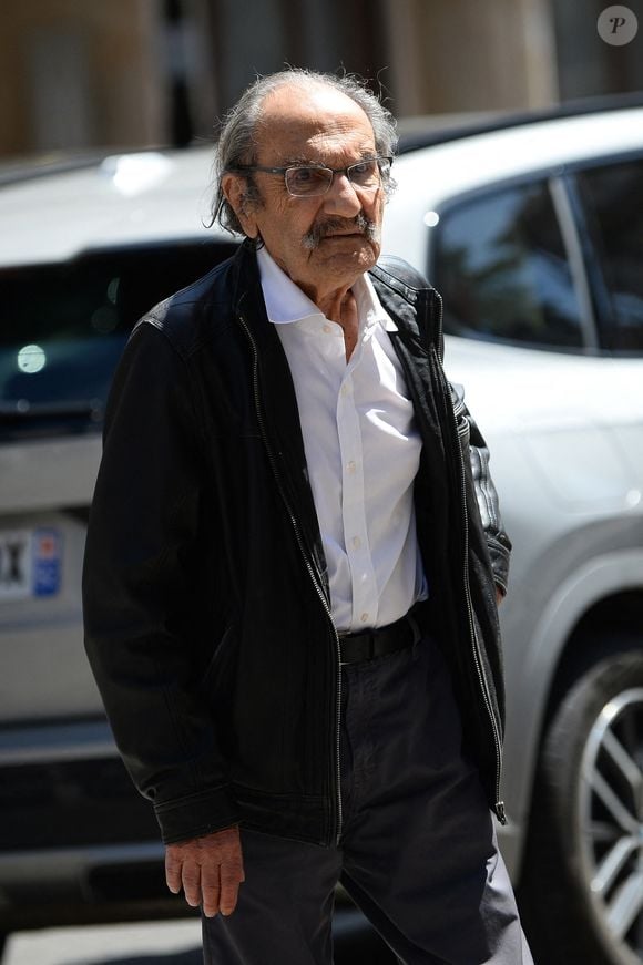 Gérard Hernandez aux obsèques de Sophie Garel en église Sainte-Thérèse de l'Enfant-Jésus à Boulogne-Billancourt, France, le 22 mai 2026. Bestimage