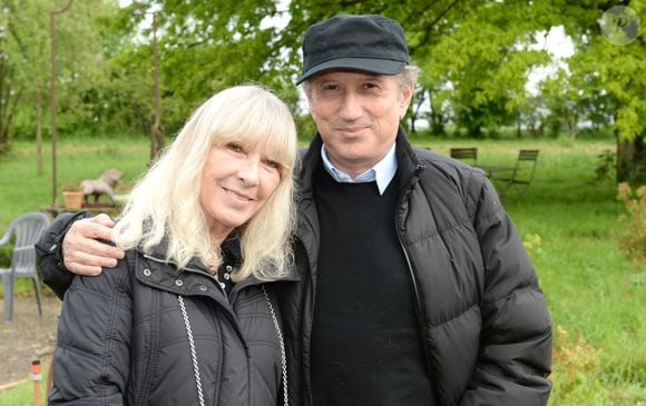 - Exclusif - Michel Drucker (casquette) et sa femme Dany Saval - Mylène Demongeot (présidente du comité d'honneur du refuge de l'Arche de Chateau-Gontier) a reçu en exclusivité Michel Drucker (casquette) et sa femme Dany Saval au refuge de l'Arche à Château-Gontier