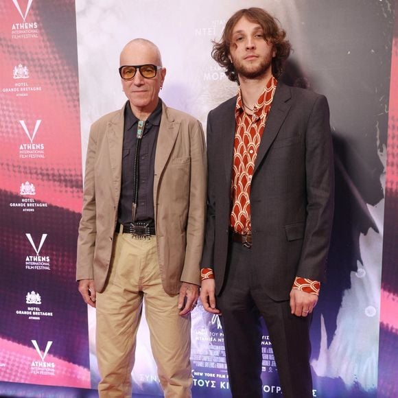 Ronan Day-Lewis est le fils de Daniel Day-Lewis et de Rebecca Miller.

Daniel Day-Lewis et Ronan Day-Lewis au 31e Festival international du film d'Athènes, le 12 octobre 2025. Backgrid UK/ Bestimage