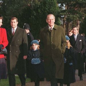 La princesse Anne, le prince Andrew, le prince Philip, Charles, le prince William, le prince Harry et les princesses Beatrice et Eugenie à Sandringham pour Noël en 1996