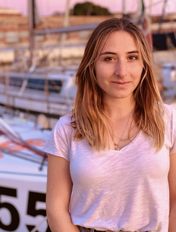 Après le Vendée Globe, la navigatrice a retrouvé son compagnon, Charlot

Instagram @violettedorange