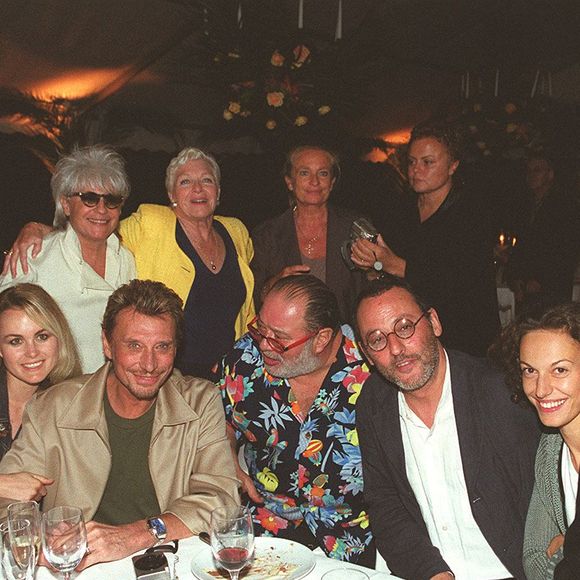 Johnny Hallyday, Laeticia Hallyday, Carlos, Jean Reno, Nathalie, Catherine Lara, Muriel Robin et Veronique - 72e anniversaire de Line Renaud à La Jonchère
DANIEL ANGELI / BESTIMAGE