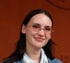 L'idée est de pouvoir venir déguster de bons petits plats, puisque l'établissement propose des formules brunch, des petits-déjeuners et des déjeuners, le tout ouvert 7 jours sur 7 avec ou sans réservation. 

Nathalie Odzierejko (Natoo) au photocall du village lors des Internationaux de France de Tennis de Roland Garros 2026, à Paris, France, le 6 juin 2026. © Jacovides-Moreau/Bestimage