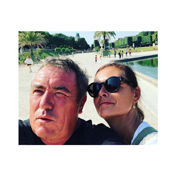 Fabien Onteniente et sa femme Nathalie Dupuis sont adeptes du "sleep divorce".
Fabien Onteniente et Nathalie Dupuis sur une photo publiée sur Instagram par la journaliste.
