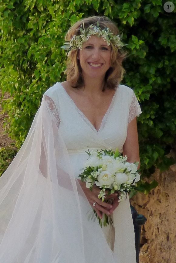 Exclusif - Maud Fontenoy enceinte - Mariage de la navigatrice et femme politique et vice-présidente de la région Sud-Provence-Alpes-Côte-d'Azur, Maud Fontenoy avec le conseiller régional poitevin Olivier Chartier à l'église de Gassin dans le Var le 26 mai 2018. Maud Fontenoy va accoucher de son 4ème enfant dans moins d'une semaine. © Christiane Georges/Nice Matin/Bestimage
