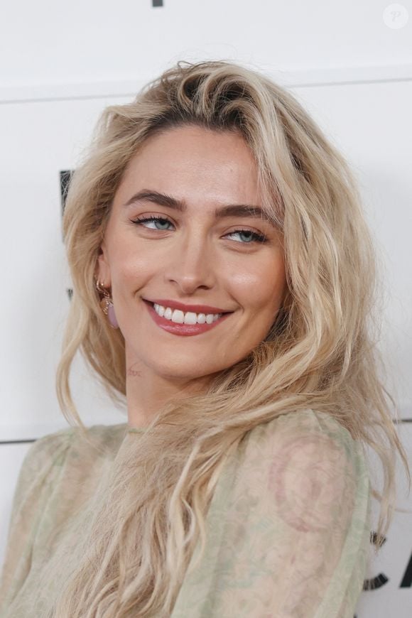 A l'instar de Paris, ils ont désormais fourni des explications quant à cette lubie de leur père.

Paris Jackson à la projection de One Spoon of Chocolate au Tribeca Festival. New York, New York, États-Unis le 9 juin 2025. Photo de Udo Salters/Wenn/ABACAPRESS.COM