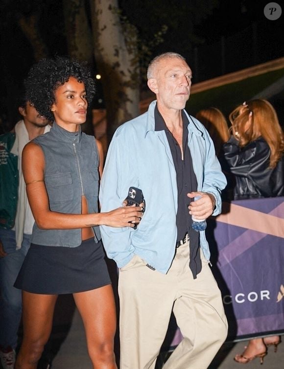 Vincent Cassel et Narah Baptista au concert de Drake à Paris.

Photo : Backgrid USA / Bestimage