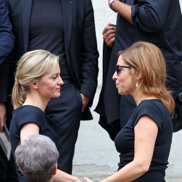 Léa Salamé, Audrey Crespo-Mara - Sorties des obsèques de Thierry Ardisson en l’église Saint-Roch de Paris, France, le 17 juillet 2025. © Clovis-Jacovides/Bestimage