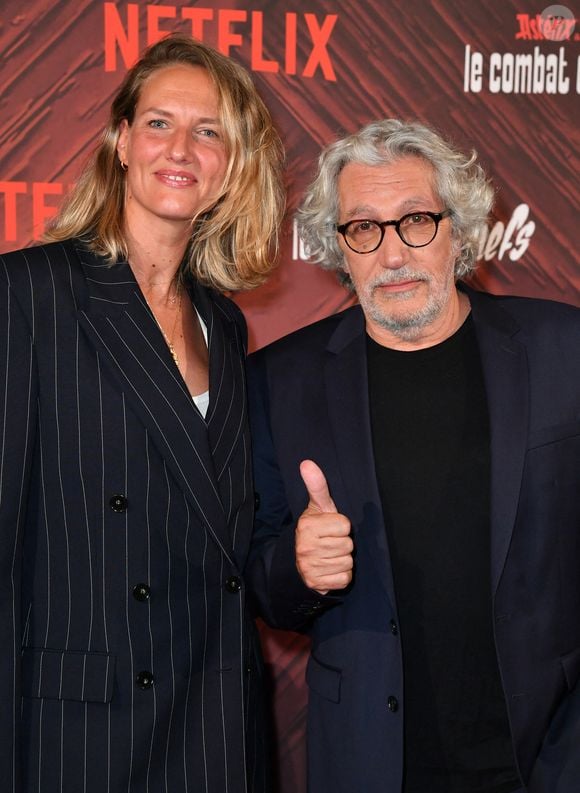 Tiara Comte et son mari Alain Chabat - Photocall de la série Netflix "Astérix et Obélix: le combat des chefs" au Cirque d'Hiver Bouglione à Paris le 29 avril 2025. © Veeren/Bestimage