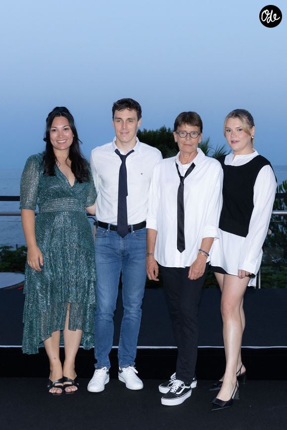 La princesse Stéphanie de Monaco, Louis Ducruet, Marie Ducruet et Camille Gottlieb posent avant le gala de Fight AIDS Monaco, à la Salle des Étoiles du Sporting Monte-Carlo, à Monaco, le 5 juillet 2025.

© Olivier Huitel/Pool Monaco/Bestimage