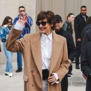 Ines de la Fressange - Arrivées au défilé Chanel Collection Prêt-à-Porter Automne/Hiver 2025-2026 lors de la Fashion Week de Paris.

© Lucia Sabatelli / Bestimage