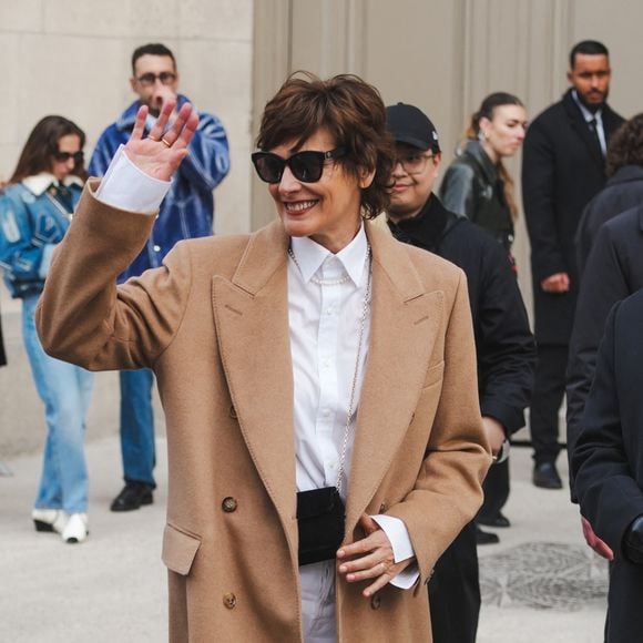 Ines de la Fressange - Arrivées au défilé Chanel Collection Prêt-à-Porter Automne/Hiver 2025-2026 lors de la Fashion Week de Paris.

© Lucia Sabatelli / Bestimage