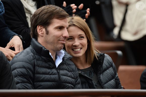 Isabelle Ithurburu a en effet été mariée de 2010 à 2015 au rugbyman argentin Gonzalo Quesada...

Isabelle Ithurburu et Gonzalo Quesada regardent un match lors du deuxième tour des Internationaux de France de tennis à Roland Garros à Paris, France, le 28 mai 2014. Photo Laurent Zabulon/Abaca