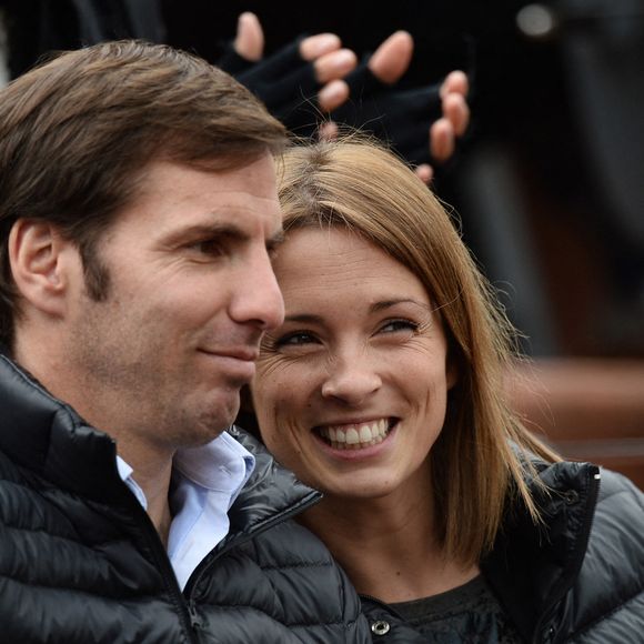 Isabelle Ithurburu a en effet été mariée de 2010 à 2015 au rugbyman argentin Gonzalo Quesada...

Isabelle Ithurburu et Gonzalo Quesada regardent un match lors du deuxième tour des Internationaux de France de tennis à Roland Garros à Paris, France, le 28 mai 2014. Photo Laurent Zabulon/Abaca