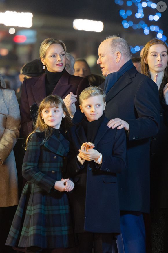 Mère et fille étaient bien accordées sans trop en faire, au sein d'une famille unie

Le prince Albert II de Monaco, La princesse Charlène de Monaco, La princesse Gabriella de Monaco, comtesse de Carladès, Le prince Jacques de Monaco, marquis des Baux - La famille princière de Monaco lors de l'embrasement de la barque dans le cadre des célébrations de la Sainte-Dévote, Sainte Patronne de Monaco le 26 janvier 2024.

© Olivier Huitel / Pool Monaco / Bestimage