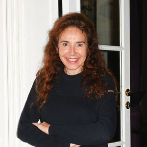 "Je m'étais engagée pour l'écologie depuis des années, mais à ce moment-là, j'ai voulu ressentir l'impact que la nature avait sur moi", avait-elle confié à La Nouvelle République en mars 2023,

Isabel Otero - Conférence de presse du Festival TV de Luchon au Studio Harcourt à Paris. Le 10 janvier 2023
© Coadic Guirec / Bestimage