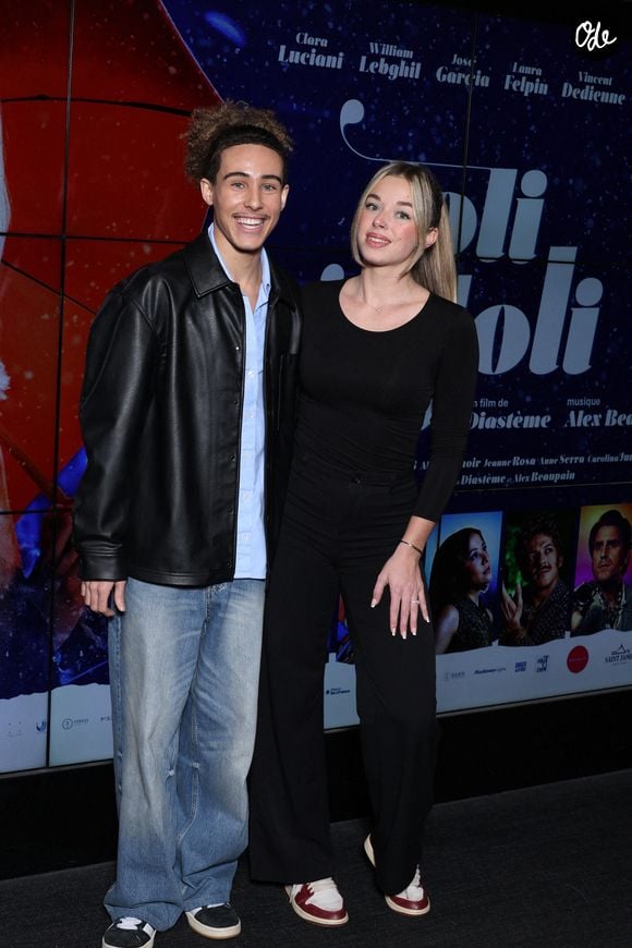 Masseo et Emma (Star Academy 2024) à la première du film "Joli Joli" au cinéma UGC Ciné Cité Les Halles à Paris, le 3 décembre 2024.
© Denis Guignebourg/Bestimage