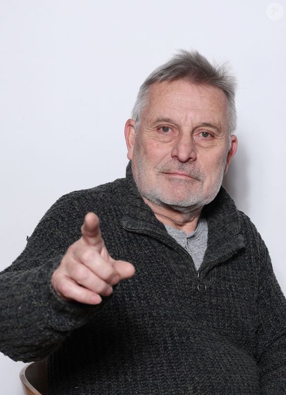 "Elle est venue, on s'est branché, on est devenu ami puis voilà. On était bien ensemble", avait confié Bruno Moynot. 

Exclusif - Close-up avec Bruno Moynot en backstage de la projection du film "Le Père Noël est une ordure" au cinéma Mac Mahon à Paris, à l'occasion de la sortie du livre "Le Splendid par Le Splendid". Paris, le 15 décembre 2024.
© Denis Guignebourg/Bestimage