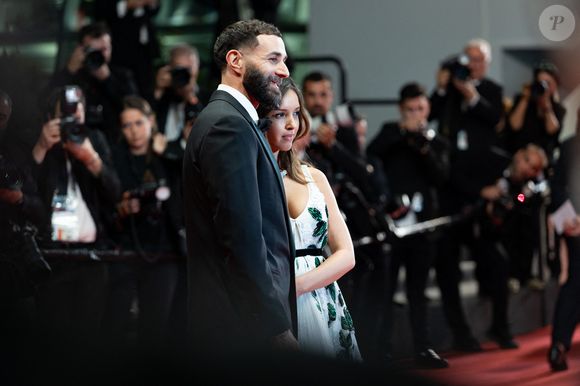 Karim Benzema et sa compagne Lyna Khoudri lors de la montée des marches du film « 13 jours 13 nuits » lors du 78ème Festival International du Film de Cannes. Le 23 mai 2025
© Jacovides-Moreau / Bestimage