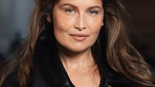 "Je n'ai pas trop le choix" : Laetitia Casta évoque sa vie de mère de quatre enfants, issus de 3 unions différentes