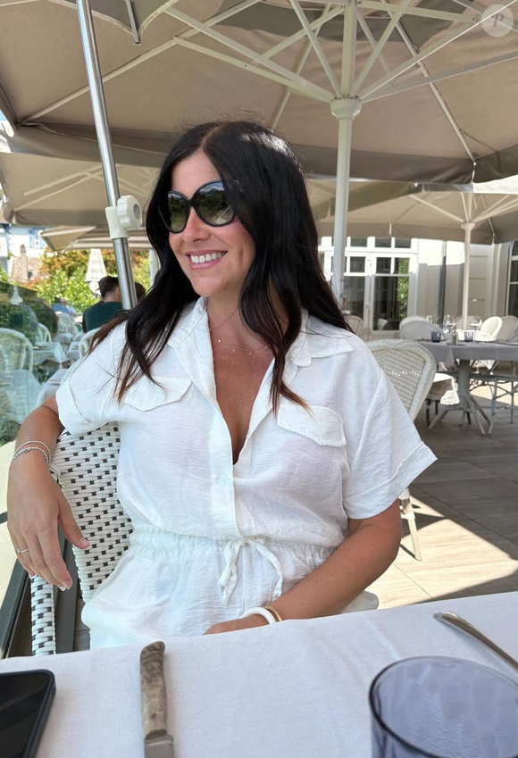 Delphine, déjà marquée par la perte rapide de son père, vit cette épreuve comme un traumatisme.

Delphine Colas. Capture Instagram Familles Colas