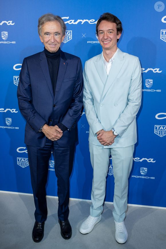 Exclusif - Bernard Arnault, Pdg de LVMH et Frédéric Arnault, CEO de Tag Heuer - Tag Heuer et Porsche fêtent les 50 ans de leur collaboration autour de la mythique Carrera RS 2.7 place Vendôme à Paris le 5 octobre 2022.

© Olivier Borde / Bestimage