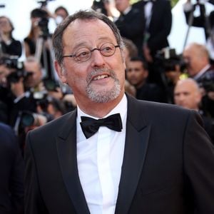 Jean Reno - Montée des marches du film "The Last Face" lors du 69ème Festival International du Film de Cannes. Le 20 mai 2016. © Olivier Borde-Cyril Moreau/Bestimage