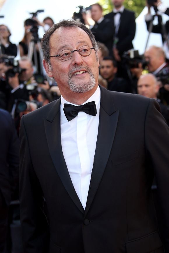 Jean Reno - Montée des marches du film "The Last Face" lors du 69ème Festival International du Film de Cannes. Le 20 mai 2016. © Olivier Borde-Cyril Moreau/Bestimage