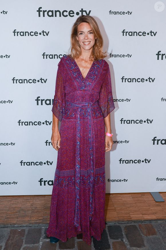 Un temps pour elle que la mère de famille conseille à ses abonnés sur Instagram...

Julie Andrieu participe à la conférence de presse de France Télévision le 06 juillet 2022 à Paris, France. Photo Nasser Berzane/Abaca