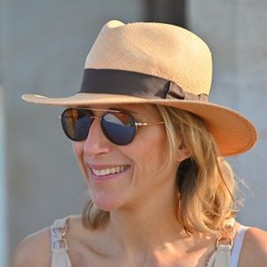 Exclusif - Maud Fontenoy - Dévoilement de l'oeuvre de JBC sur le phare de Saint-Tropez et projection du documentaire de M.Fontenoy, "Bleu, Un océan de solutions en Polynésie", à l'occasion de la sixième édition de Saint-Tropez Couleur Bleu, en hommage à Colette. Le 16 juin 2023
