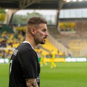 Matt Pokora (M. Pokora) - Match des Légendes du Variétés Club de France contre le FC Nantes au profit du Secours Populaire au stade de la Beaujoire à Nantes le 3 juin 2025. © Martin Bousseau/Bestimage
