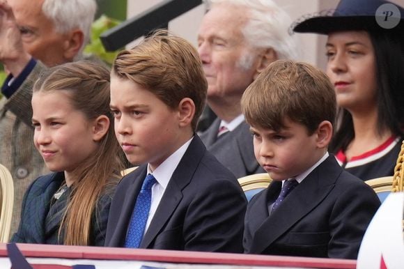 La princesse Charlotte de Galles, Le prince George de Galles, Le prince Louis de Galles, - La famille royale britannique assiste aux célébrations du 80ème anniversaire de la fin de la Seconde guerre mondiale (VE Day) à Londres, le 5 mai 2025. Photo par Julien Burton / Bestimage
