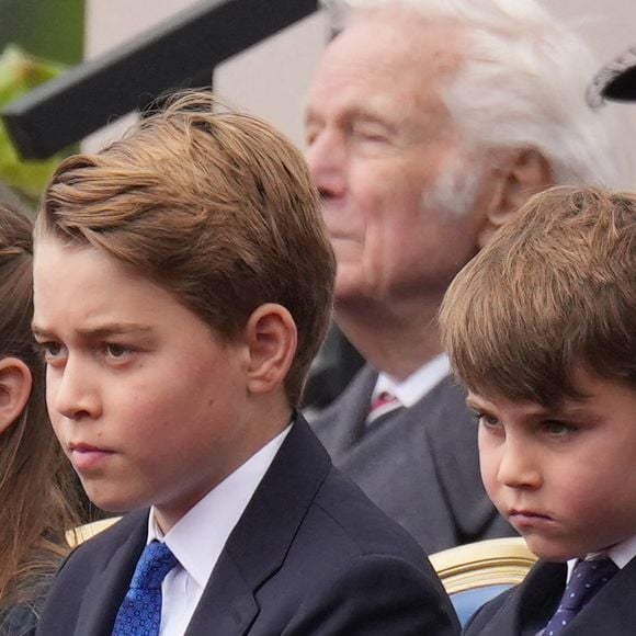 La princesse Charlotte de Galles, Le prince George de Galles, Le prince Louis de Galles, - La famille royale britannique assiste aux célébrations du 80ème anniversaire de la fin de la Seconde guerre mondiale (VE Day) à Londres, le 5 mai 2025. Photo par Julien Burton / Bestimage