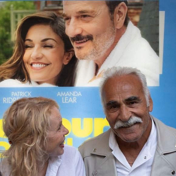 Guest, Carole Richert, Mansour Bahrami et sa femme Frédérique lors de la première du film "Toujours possible" au cinéma Le Balzac à Paris le 8 septembre 2025.

© Benjamin Babiz / Bestimage