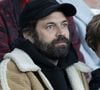 Benjamin Millepied, ex de Natalie Portman, et leur fils Aleph admirent la belle victoire du PSG
Benjamin Millepied et son fils Aleph - Célébrités des les tribunes lors du match aller du quart de finale de Ligue des champions entre le PSG et Aston Villa (3-1) au Parc des Princes à Paris. © Cyril Moreau/Bestimage