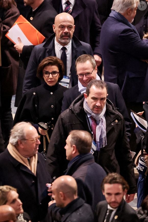 Rachida Dati, ministre de la Culture - Messe de consécration du mobilier liturgique de la cathédrale Notre-Dame de Paris, le 8 décembre 2024. Joyau de l’art gothique, lieu de culte et de culture, symbole universel de la France et de son histoire, la cathédrale de Notre-Dame de Paris rouvre ses portes les 7 et 8 décembre, cinq ans après le terrible incendie ravageur, survenu le 15 avril 2019. 
© Cyril Moreau / Bestimage