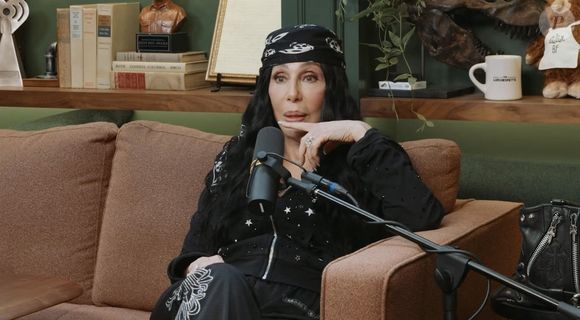 Cher a appris l'existence de sa petite-fille.

Cher a participé au dernier épisode du podcast Armchair Expert de Dax Shepard