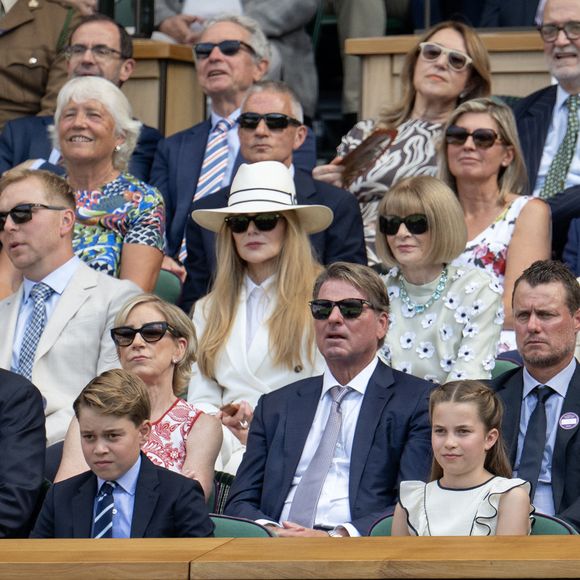 Il n'a pas été oublié pour autant lors de la rencontre de la famille avec le champion du jour Jannik Sinner

Le prince William, prince de Galles, Catherine (Kate) Middleton, princesse de Galles, La princesse Charlotte de Galles, Le prince George de Galles - Personnalités à la finale homme du tournoi de tennis de Wimbledon le 13 juillet 2025.
 Julien Burton / Bestimage
