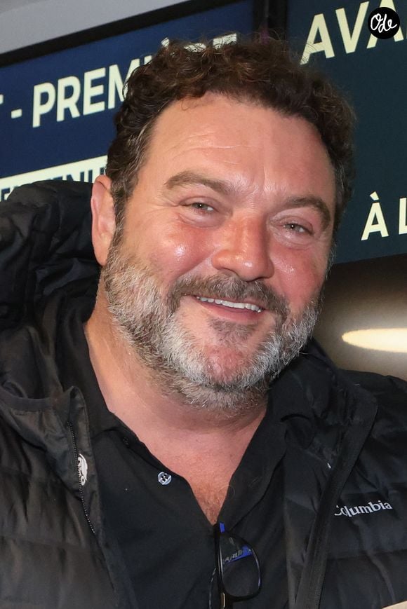 Ce refuge lui permet de se ressourcer entre deux tournages et de préserver sa tranquillité malgré sa carrière au cinéma.

Exclusif - Denis Ménochet - Avant-première du film "Jupiter" au cinéma CGR-Le Français à Bordeaux, le 8 octobre 2026. © Jean-Marc Lhomer / Bestimage