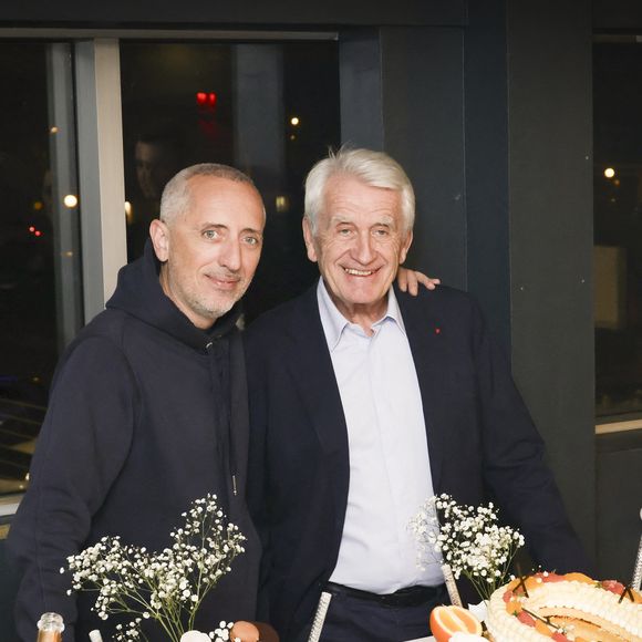 Exclusif - Gad Elmaleh célèbre les cinquante ans de carrière de Gilbert Coullier sur la scène du Zenith de Rouen à la fin de son spectacle "Lui même" 
Le 28 mars 2025. © Jack Tribeca / Bestimage
