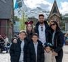 Plutôt soucieux de préserver ce pan de sa vie de l'attention du grand public, le sportif de 39 ans s'est tout de même laissé aller à célébrer un anniversaire marquant sur Instagram. Celui de l'une de ses filles.

Olivier Giroud et sa femme Jennifer avec leurs enfants - Inauguration du village de la Reine des Neiges sur le site de Disneyland Paris à Marne-la-Vallée le 28 mars 2026. © Disneyland Paris via Bestimage